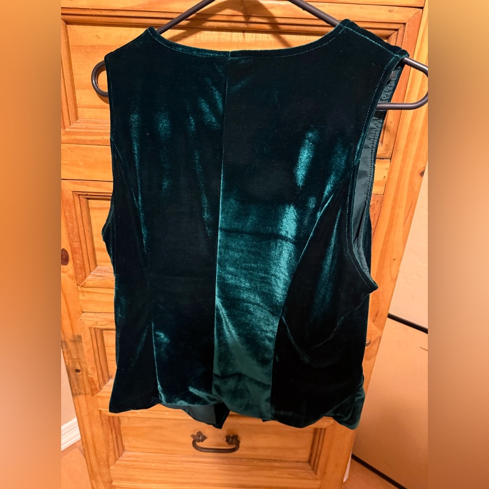 NWOT Emerald Green Velvet Women's Vest - Picture 3 of 7